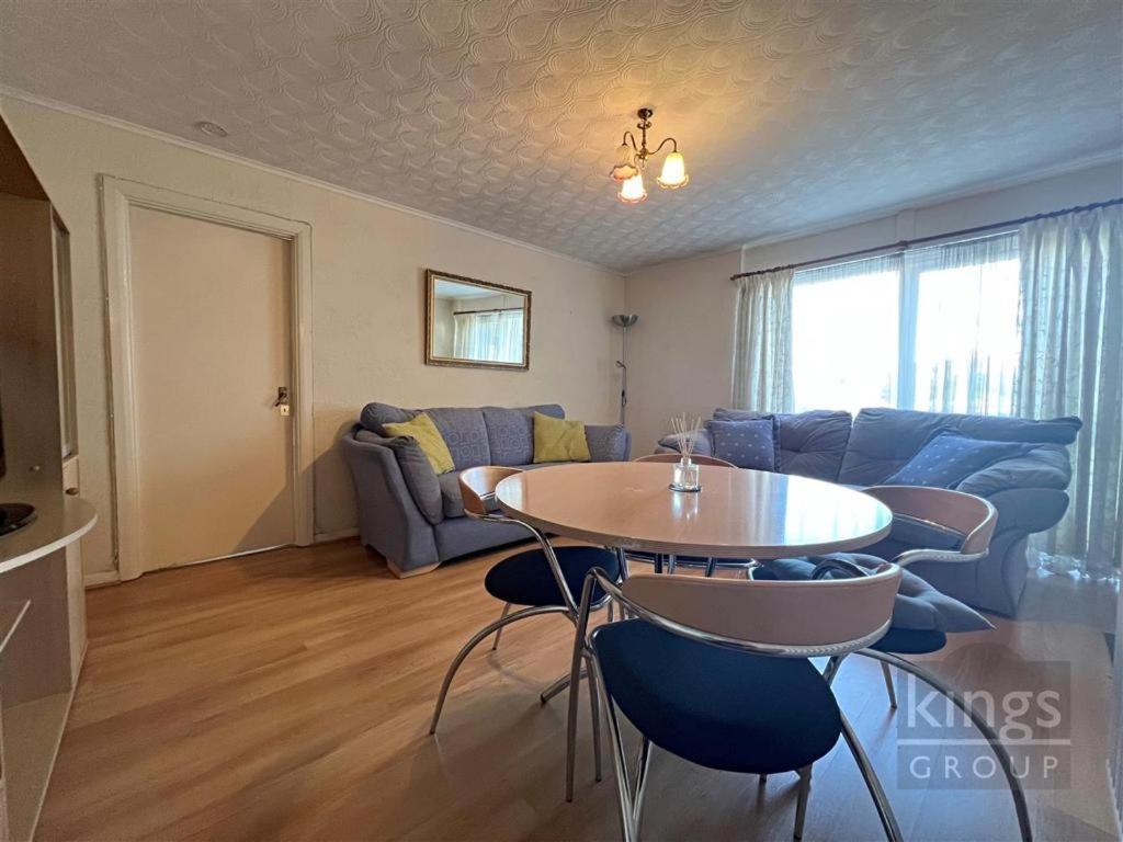 A Cosy 1 Bedroom Apartment 엔필드 외부 사진