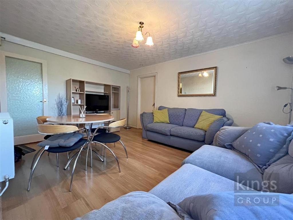 A Cosy 1 Bedroom Apartment 엔필드 외부 사진